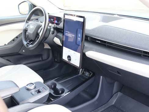 Used 2023 Ford Mustang Mach-E Premium AWD/4WD image 35