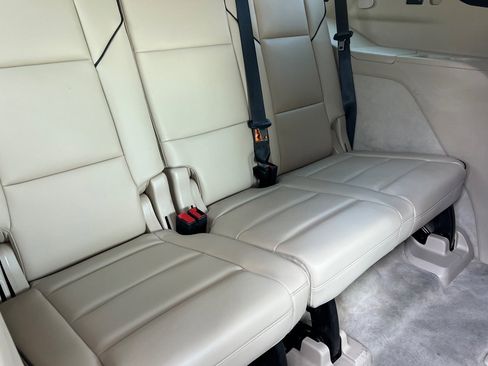 Used 2023 Cadillac Escalade Premium Luxury w/ Performance Package image 17