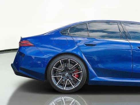 Used 2025 BMW M5 w/ Carbon Package image 60