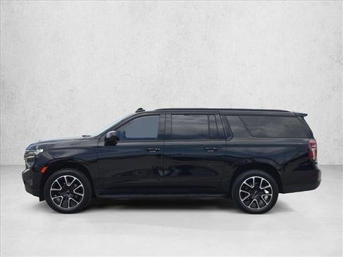 Used 2022 Chevrolet Suburban RST RWD image 9
