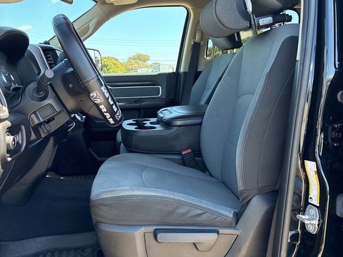 Used 2019 RAM 3500 Big Horn image 9