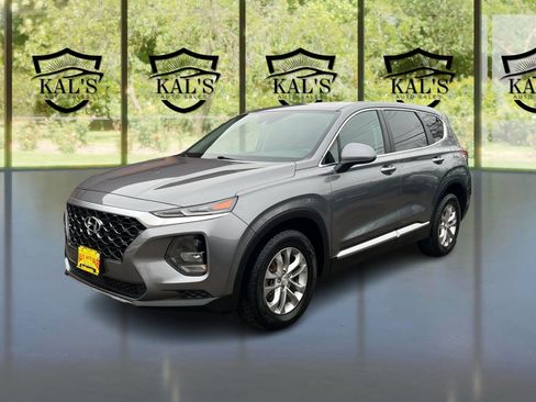 Used 2019 Hyundai Santa Fe SE image 1