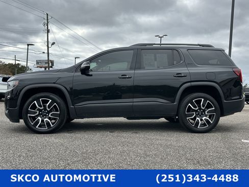 Used 2021 GMC Acadia SLT w/ Elevation Edition image 2