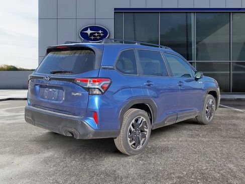 Used 2025 Subaru Forester Limited w/ Popular Package image 6