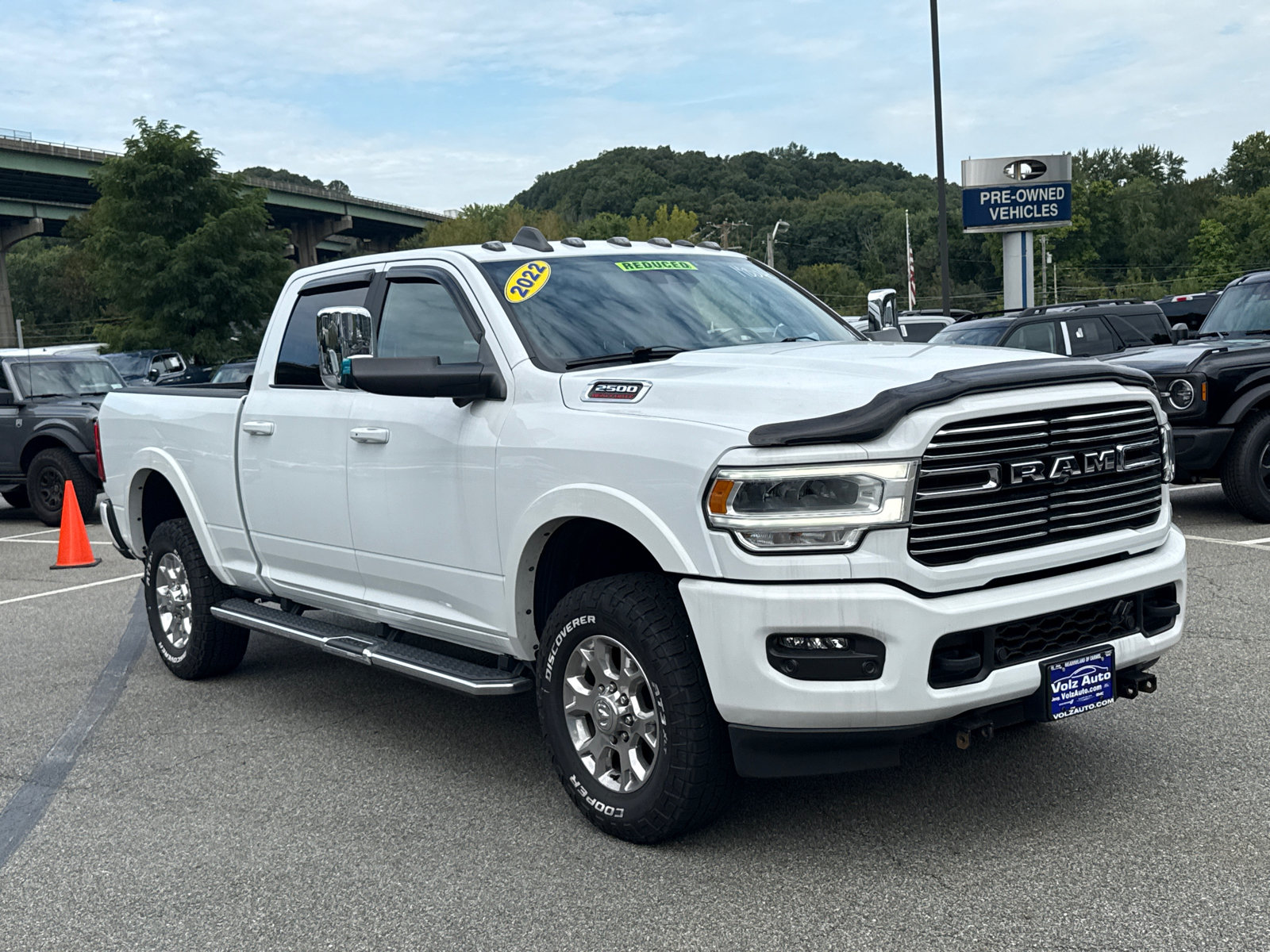 Used 2022 RAM 2500 Laramie AWD/4WD image 1