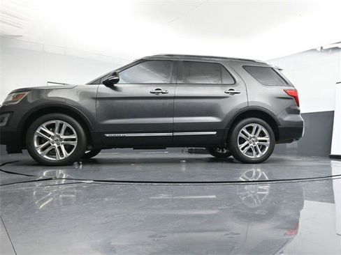 Used 2016 Ford Explorer XLT w/ Equipment Group 202A image 33