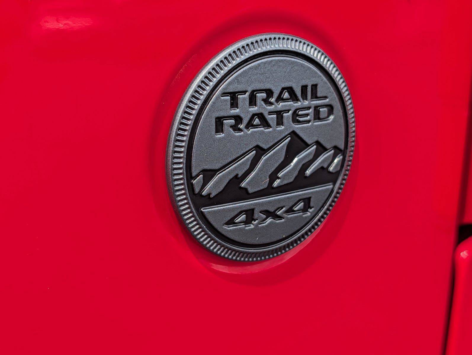 Used 2025 Jeep Wrangler Unlimited Sahara AWD/4WD image 35