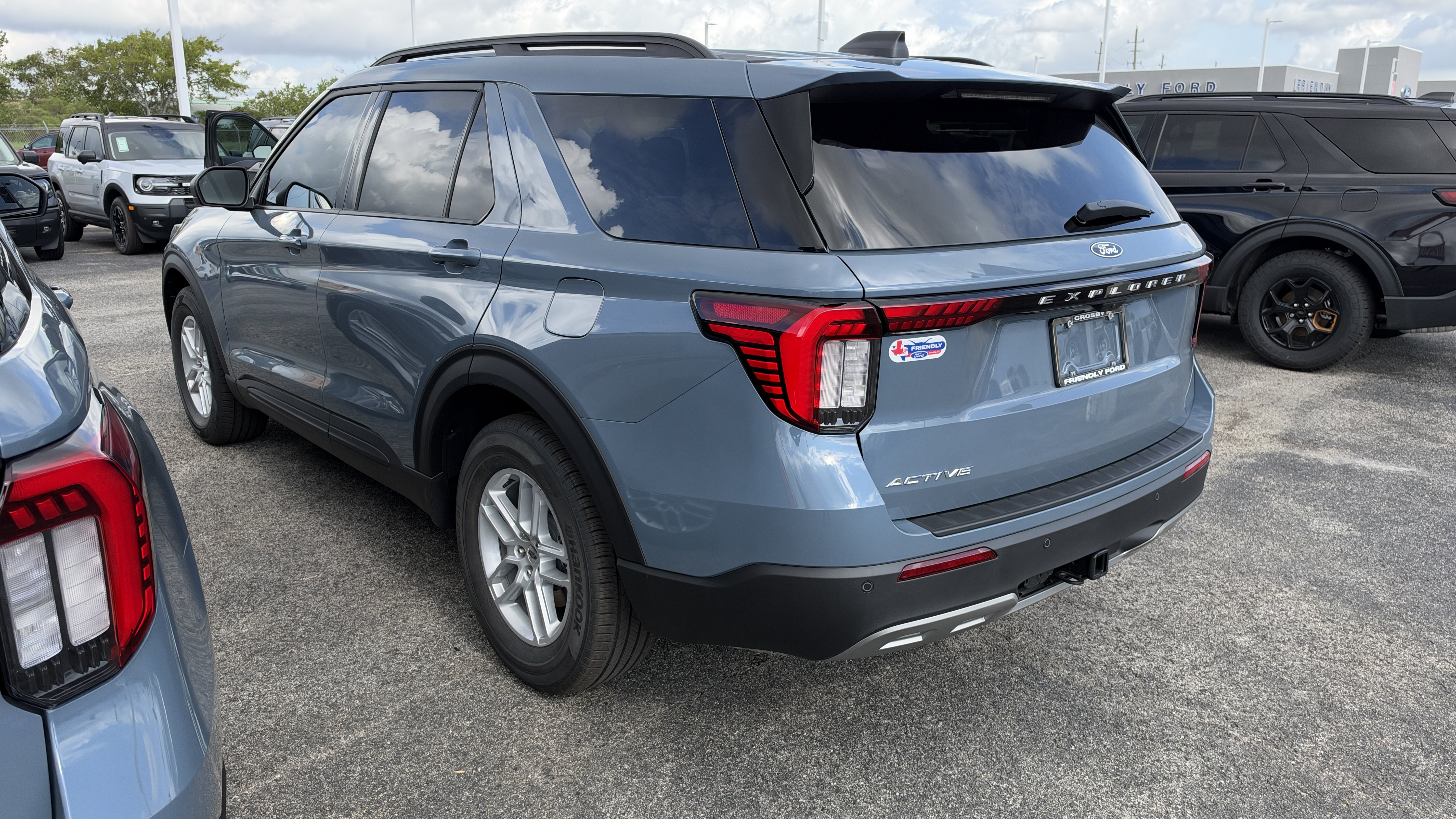 New 2027 Ford Explorer Active w/ Active Comfort Package RWD image 3