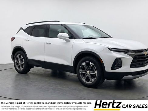 Used 2025 Chevrolet Blazer LT FWD image 1