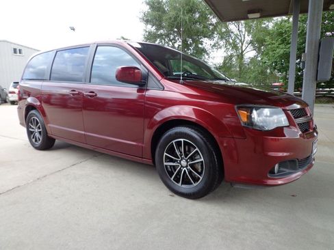 Used 2019 Dodge Grand Caravan GT FWD image 3