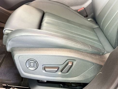 Used 2025 Audi A6 e-tron Premium Plus w/ Premium Plus image 18