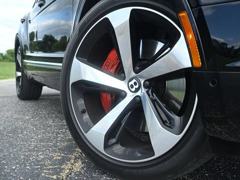 Used 2020 Bentley Bentayga AWD/4WD image 4