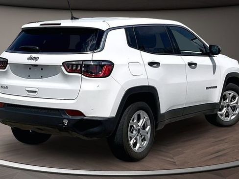 Used 2025 Jeep Compass Sport AWD/4WD image 2