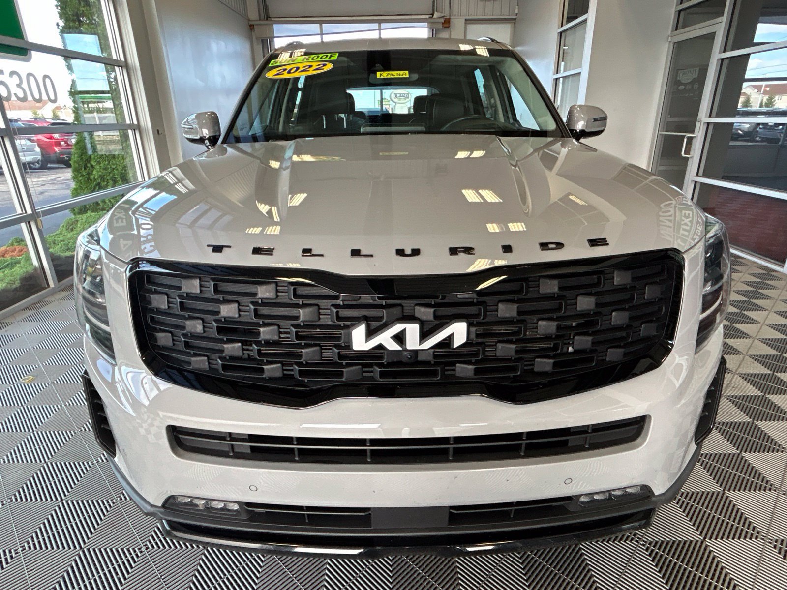 Used 2022 Kia Telluride SX w/ SX Prestige Package AWD/4WD image 2