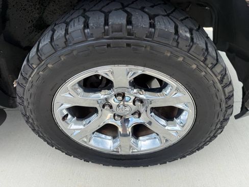 Used 2017 RAM 1500 Laramie AWD/4WD image 14