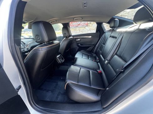 Used 2019 Chevrolet Impala Premier FWD image 15