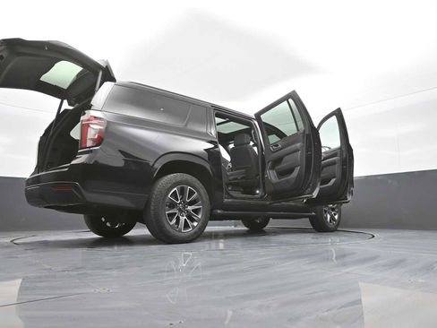 Used 2024 Chevrolet Suburban Z71 w/ Luxury Package image 48