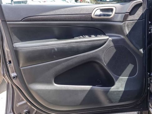 Used 2015 Jeep Grand Cherokee Laredo w/ Quick Order Package 23E image 17