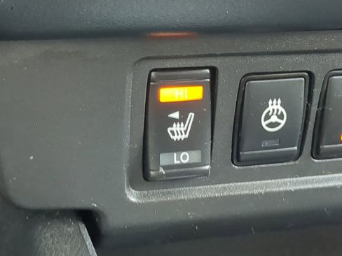 Used 2022 Nissan Frontier SV image 22