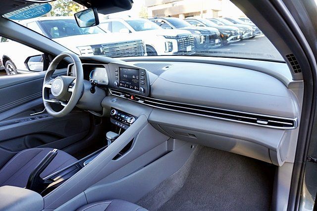 Certified 2026 Hyundai Elantra Sport FWD image 17