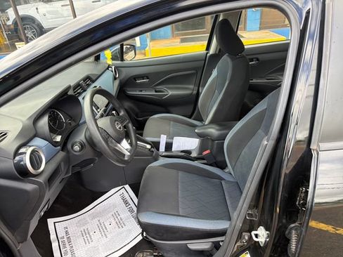 Used 2023 Nissan Versa SV FWD image 9