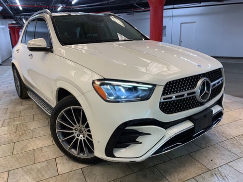 Used 2024 Mercedes-Benz GLE 350 4MATIC w/ AMG Line Exterior image 3