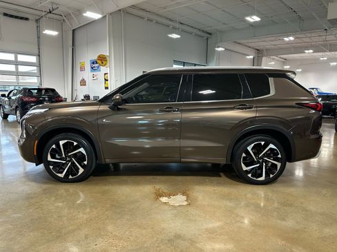 Used 2022 Mitsubishi Outlander SEL image 4