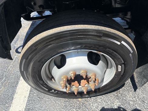 Used 2018 RAM 5500 SLT w/ Quick Order Package 29G SLT AWD/4WD image 11
