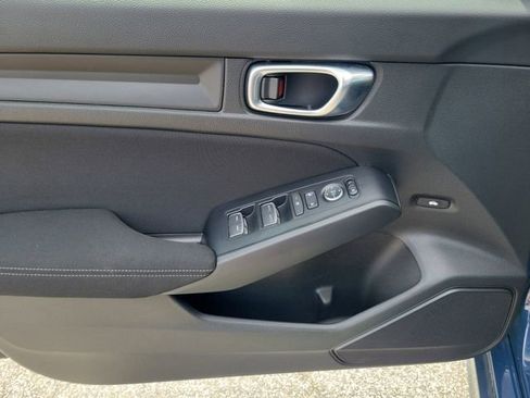 Certified 2025 Honda Civic LX image 8