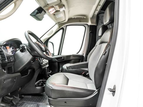 Used 2025 RAM ProMaster 2500 w/ Convenience Group FWD image 13