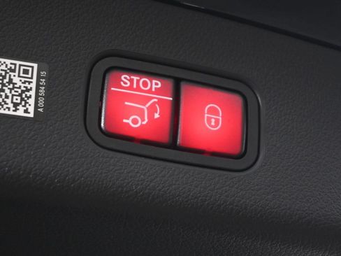 Used 2026 Mercedes-Benz GLC 300 4MATIC image 36
