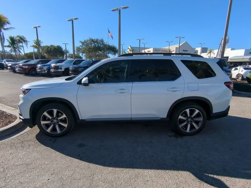 Used 2024 Honda Pilot Elite image 8