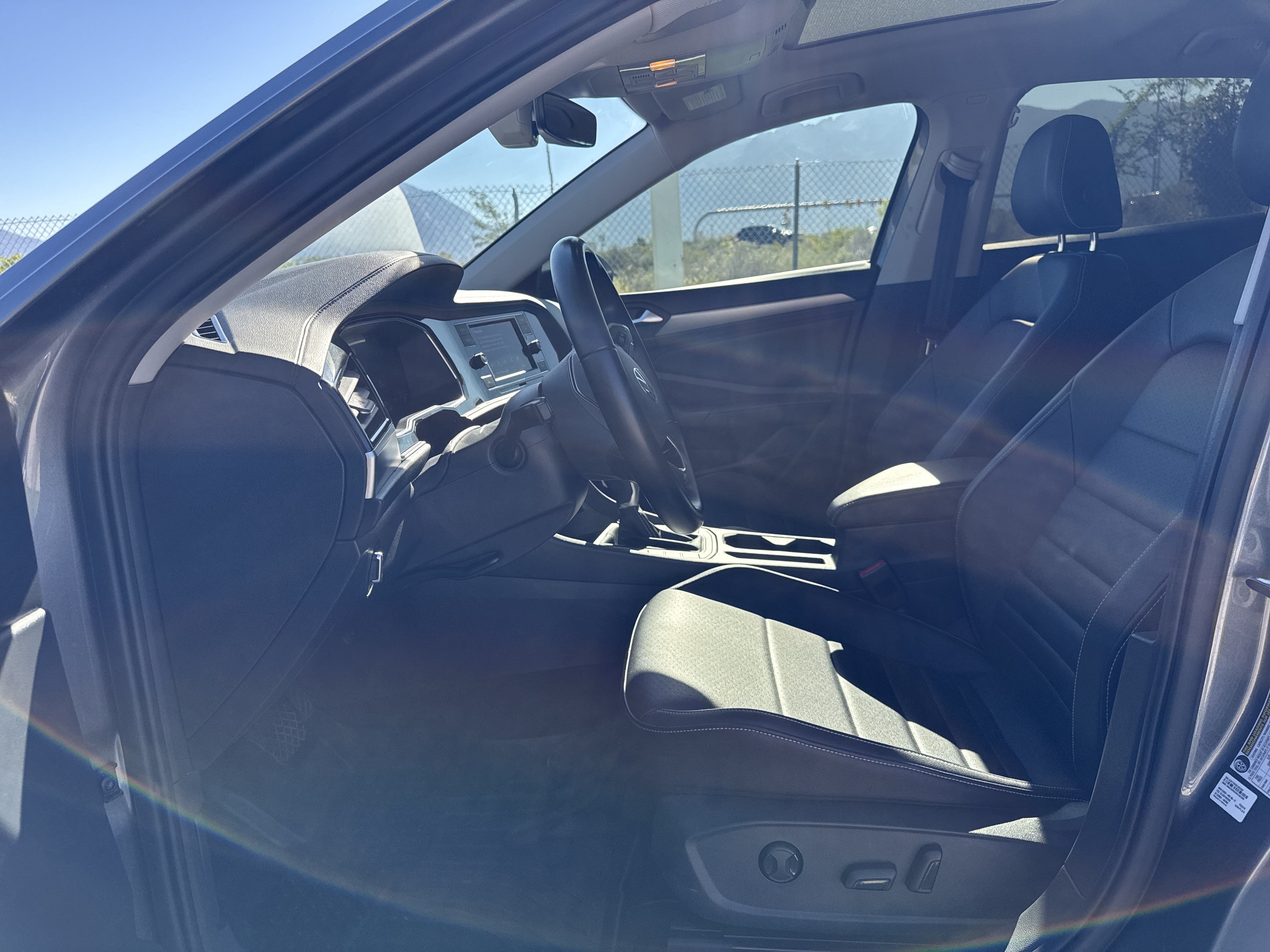 Used 2023 Volkswagen Jetta SE FWD image 14