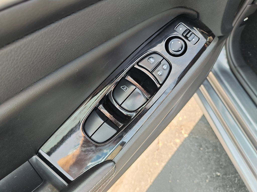 Used 2023 Nissan Altima 2.5 SV FWD image 11