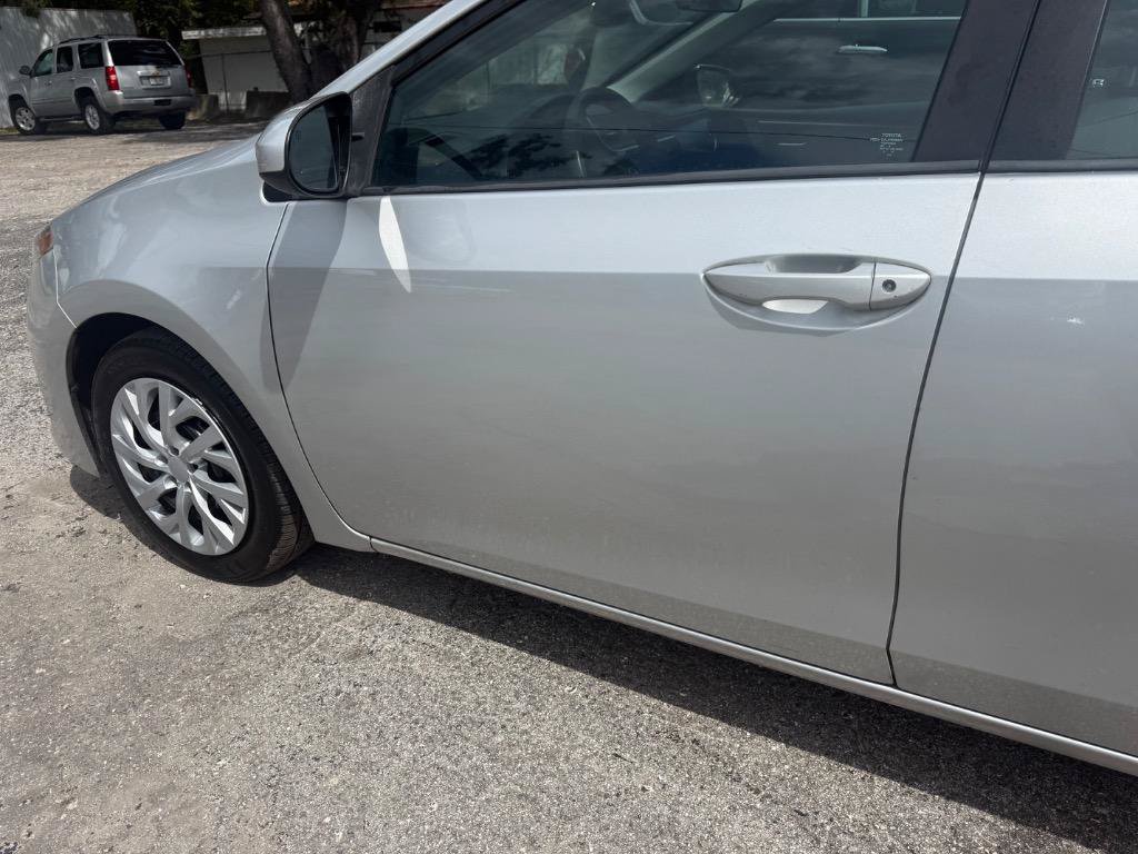 Used 2017 Toyota Corolla LE w/ Carpet Mat Package (TMS) FWD image 4