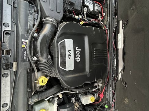 Used 2017 Jeep Wrangler Unlimited Sahara image 11