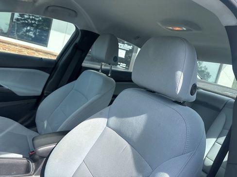 Used 2019 Chevrolet Cruze LT w/ Convenience Package image 3