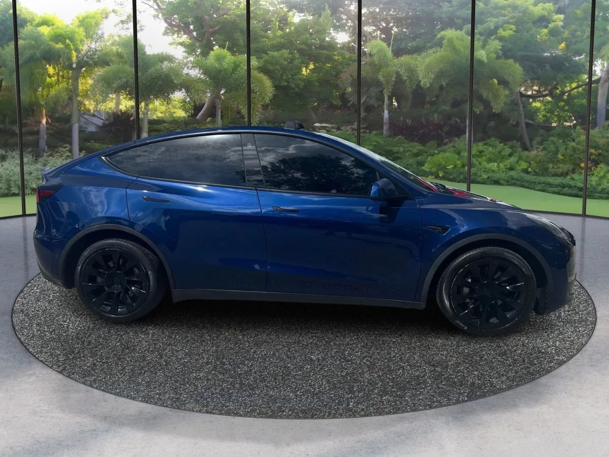 Used 2021 Tesla Model Y Long Range AWD/4WD image 4