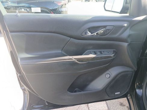 Used 2018 GMC Acadia SLT image 10