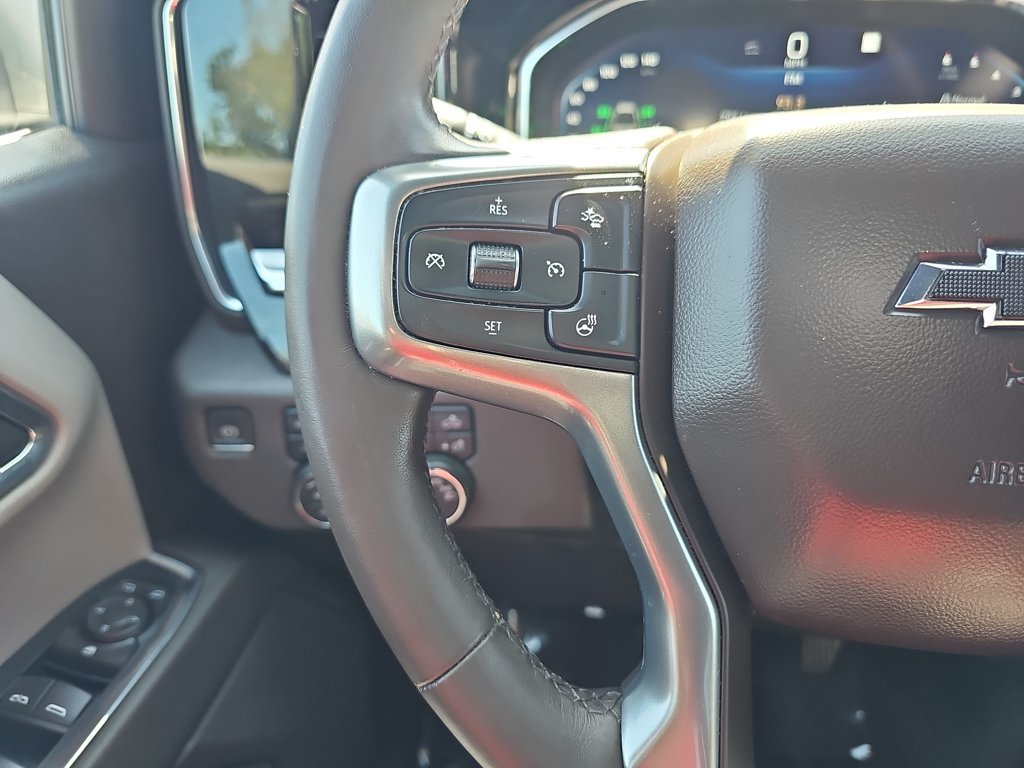 Used 2022 Chevrolet Silverado 1500 LT AWD/4WD image 17