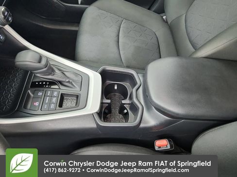 Used 2025 Toyota RAV4 XLE AWD/4WD image 28