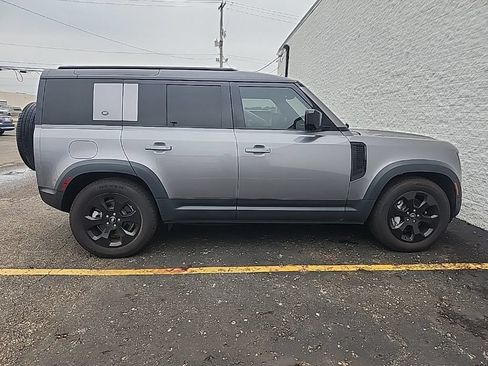 Used 2022 Land Rover Defender 110 SE AWD/4WD image 5