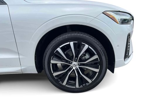 Used 2023 Volvo XC60 B5 Plus w/ Climate Package image 7