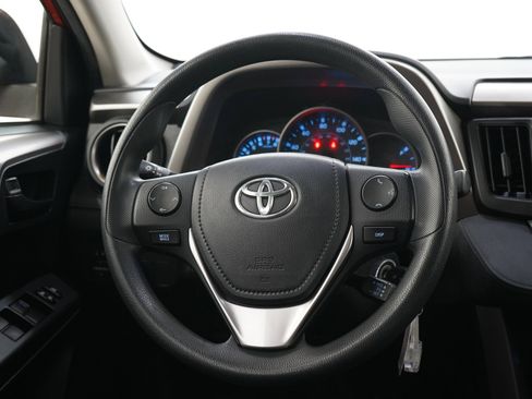 Used 2016 Toyota RAV4 LE FWD image 16