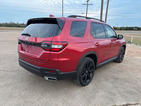 Used 2025 Honda Pilot Black Edition image 5