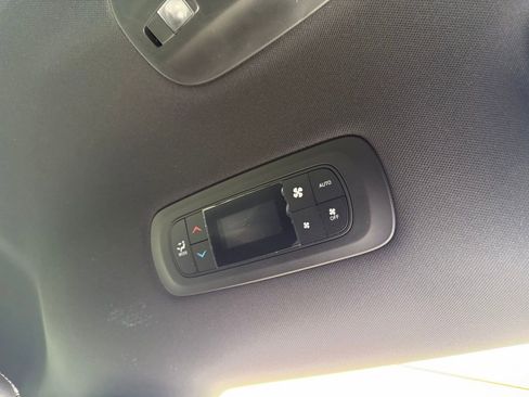 New 2026 Chrysler Pacifica Select image 35