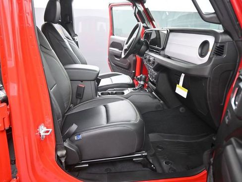 New 2025 Jeep Gladiator Sport AWD/4WD image 23