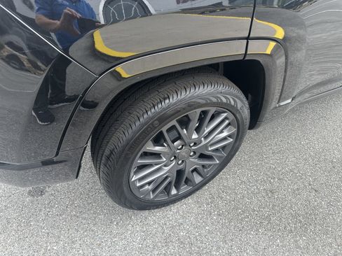 Used 2023 Jeep Compass Limited image 23