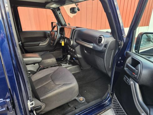 Used 2013 Jeep Wrangler Unlimited Sport AWD/4WD image 13