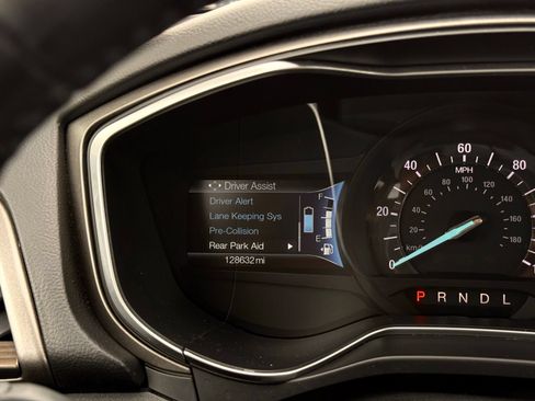 Used 2018 Ford Fusion SE w/ Equipment Group 602A FWD image 33